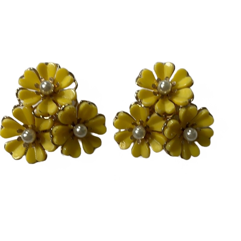 Vintage Clip On Daisy Costume Earrings